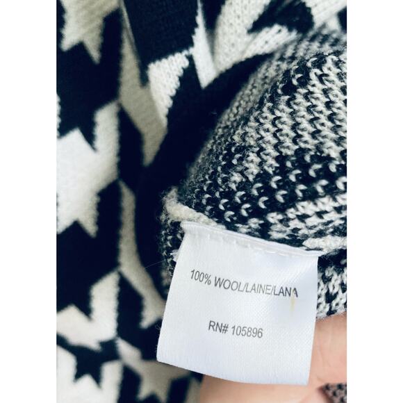 Worth New York 100% Wool Sweater Small Black and White - Picture 10 of 11
